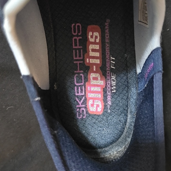 Skechers Summits Slip Ins.    9  WIDE FIT - Picture 2 of 4